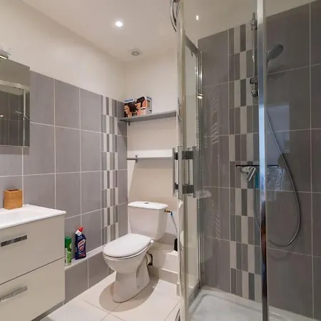Gite Oustalet Avec Piscine & Spa Ferienhaus Generargues