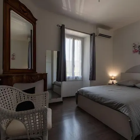 Gite Oustalet Avec Piscine & Spa Generargues